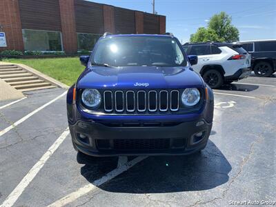 2017 Jeep Renegade Latitude 4x4 - Photo 2 - Pataskala, OH 43062