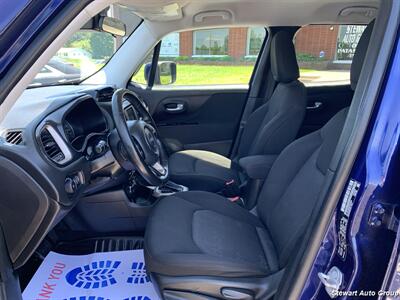 2017 Jeep Renegade Latitude 4x4 - Photo 17 - Pataskala, OH 43062