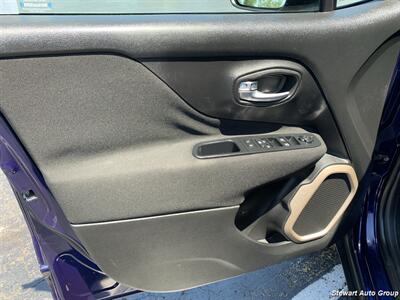 2017 Jeep Renegade Latitude 4x4 - Photo 16 - Pataskala, OH 43062