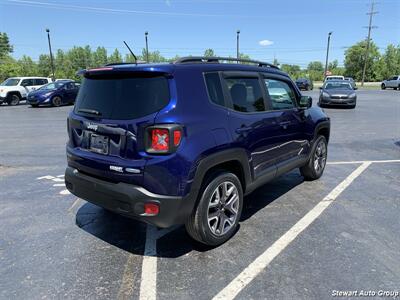 2017 Jeep Renegade Latitude 4x4 - Photo 11 - Pataskala, OH 43062