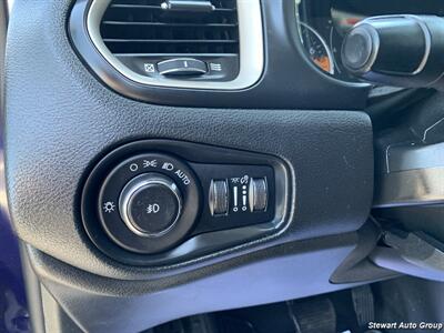2017 Jeep Renegade Latitude 4x4 - Photo 24 - Pataskala, OH 43062