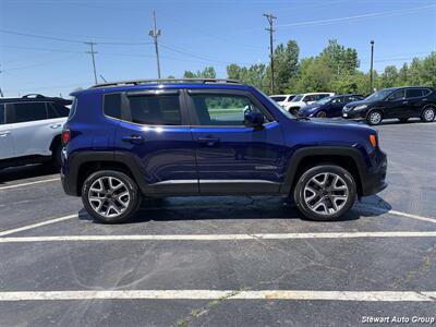 2017 Jeep Renegade Latitude 4x4 - Photo 8 - Pataskala, OH 43062