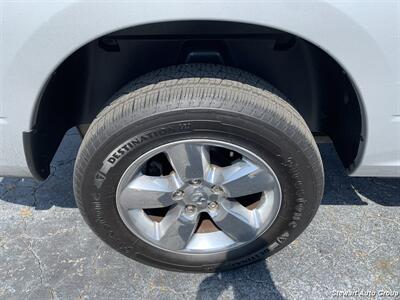 2016 RAM 1500 Big Horn Crew Cab 4x4 - Photo 9 - Pataskala, OH 43062
