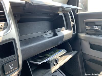 2016 RAM 1500 Big Horn Crew Cab 4x4 - Photo 24 - Pataskala, OH 43062