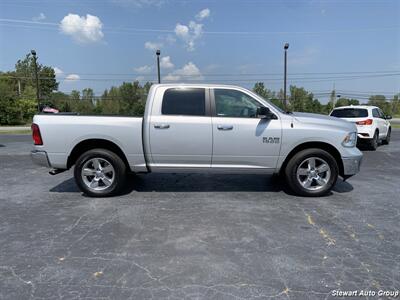2016 RAM 1500 Big Horn Crew Cab 4x4 - Photo 7 - Pataskala, OH 43062