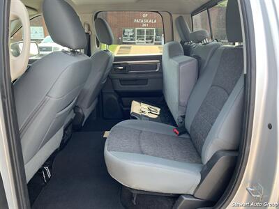 2016 RAM 1500 Big Horn Crew Cab 4x4 - Photo 18 - Pataskala, OH 43062