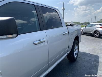 2016 RAM 1500 Big Horn Crew Cab 4x4 - Photo 5 - Pataskala, OH 43062