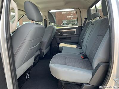 2016 RAM 1500 Big Horn Crew Cab 4x4 - Photo 19 - Pataskala, OH 43062