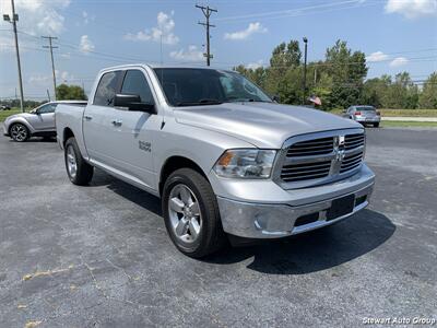 2016 RAM 1500 Big Horn Crew Cab 4x4 - Photo 3 - Pataskala, OH 43062