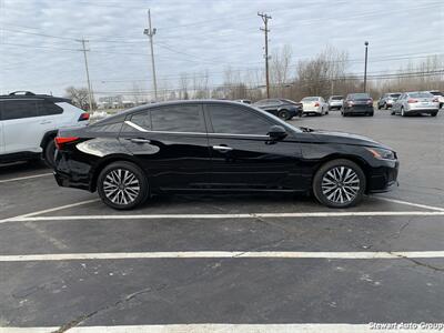 2023 Nissan Altima 2.5 SV   - Photo 9 - Pataskala, OH 43062