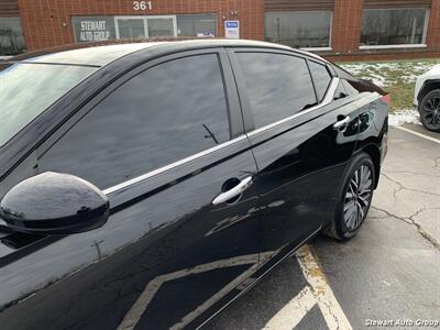 2023 Nissan Altima 2.5 SV   - Photo 6 - Pataskala, OH 43062