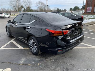 2023 Nissan Altima 2.5 SV   - Photo 14 - Pataskala, OH 43062
