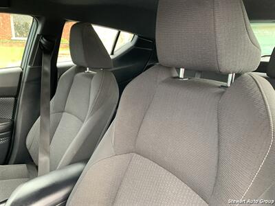 2018 Toyota C-HR XLE Premium - Photo 18 - Pataskala, OH 43062