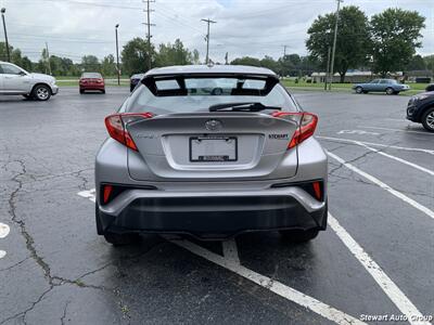 2018 Toyota C-HR XLE Premium - Photo 12 - Pataskala, OH 43062