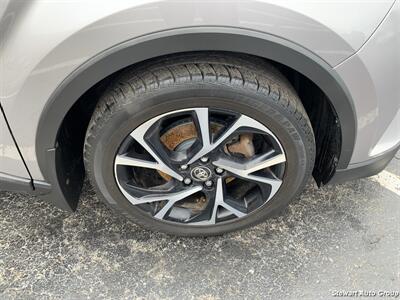 2018 Toyota C-HR XLE Premium - Photo 9 - Pataskala, OH 43062