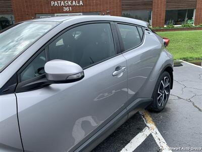 2018 Toyota C-HR XLE Premium - Photo 6 - Pataskala, OH 43062