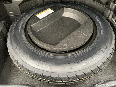 2018 Toyota C-HR XLE Premium - Photo 23 - Pataskala, OH 43062
