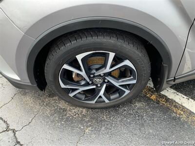 2018 Toyota C-HR XLE Premium - Photo 15 - Pataskala, OH 43062