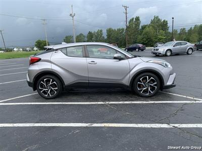 2018 Toyota C-HR XLE Premium - Photo 8 - Pataskala, OH 43062