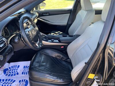 2014 Lexus IS 250   - Photo 18 - Pataskala, OH 43062