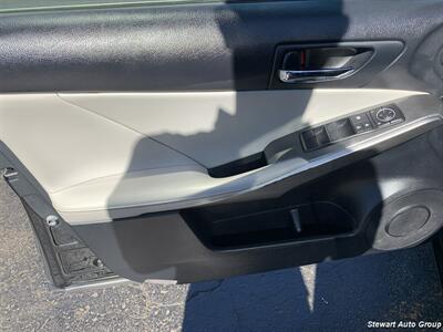 2014 Lexus IS 250   - Photo 17 - Pataskala, OH 43062
