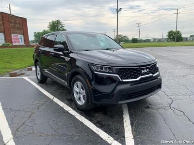 2022 Kia Sorento LX   - Photo 3 - Pataskala, OH 43062