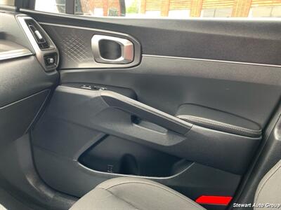 2022 Kia Sorento LX   - Photo 31 - Pataskala, OH 43062