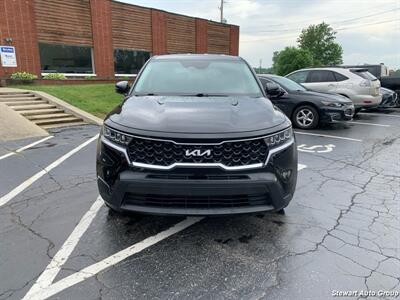 2022 Kia Sorento LX   - Photo 2 - Pataskala, OH 43062