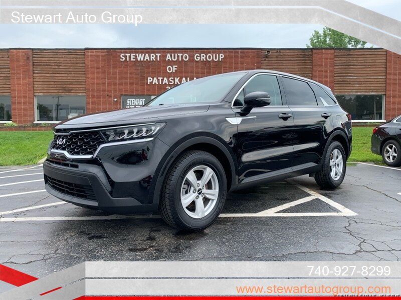 2022 Kia Sorento LX   - Photo 1 - Pataskala, OH 43062