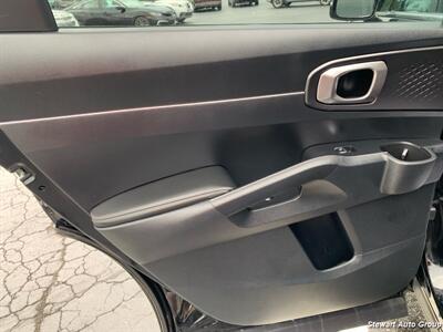 2022 Kia Sorento LX   - Photo 19 - Pataskala, OH 43062