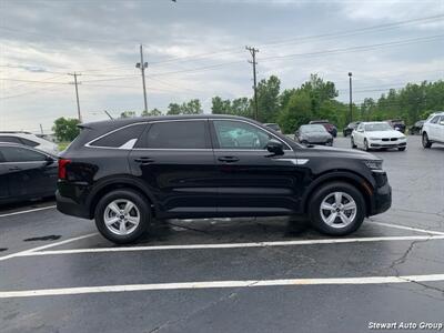 2022 Kia Sorento LX   - Photo 8 - Pataskala, OH 43062