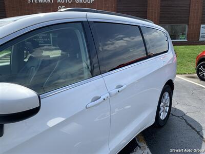 2021 Chrysler Voyager LXi   - Photo 6 - Pataskala, OH 43062