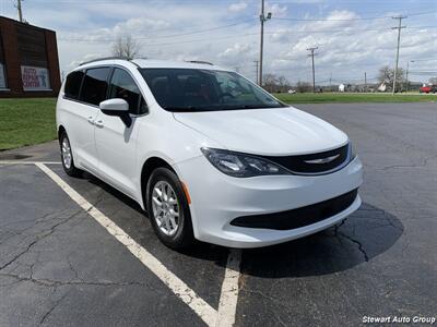 2021 Chrysler Voyager LXi   - Photo 3 - Pataskala, OH 43062