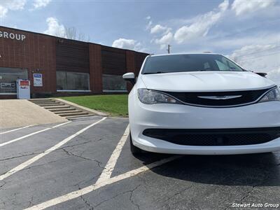 2021 Chrysler Voyager LXi   - Photo 4 - Pataskala, OH 43062