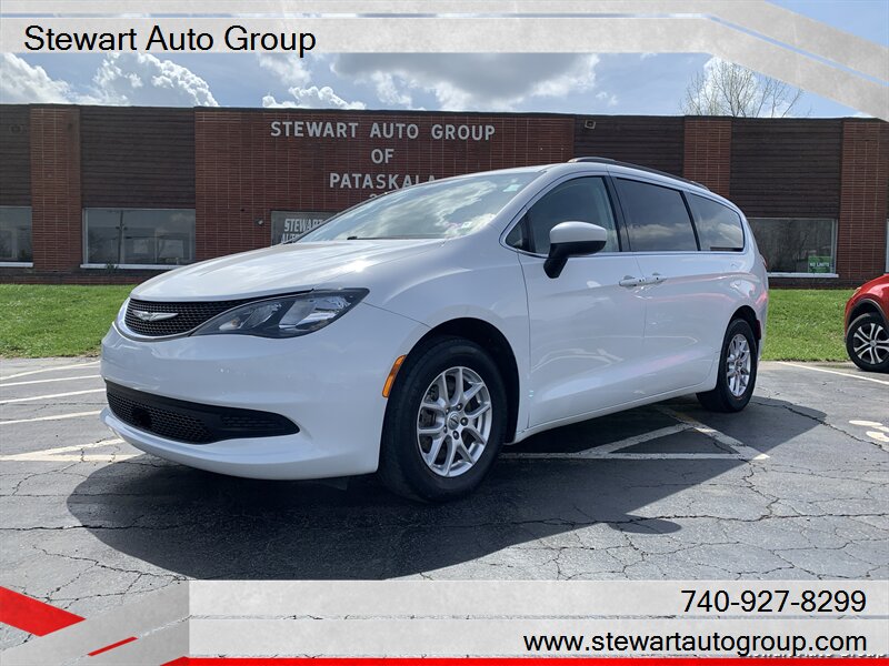 Bright White Clear Coat 2021 Chrysler Voyager LXi FWD Minivan Front-Wheel Drive 9-Speed Automatic
