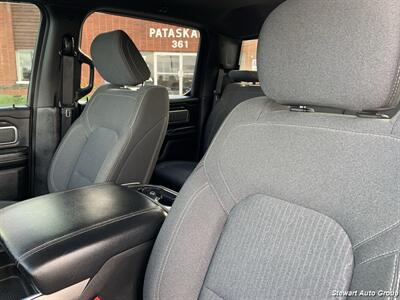 2019 RAM 1500 Big Horn Crew Cab 4x4   - Photo 15 - Pataskala, OH 43062