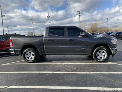 2019 RAM 1500 Big Horn Crew Cab 4x4   - Photo 8 - Pataskala, OH 43062