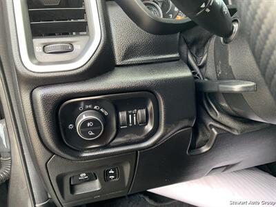 2019 RAM 1500 Big Horn Crew Cab 4x4   - Photo 25 - Pataskala, OH 43062