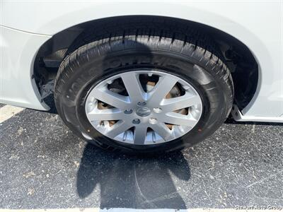 2014 Chrysler Town & Country Touring   - Photo 11 - Pataskala, OH 43062
