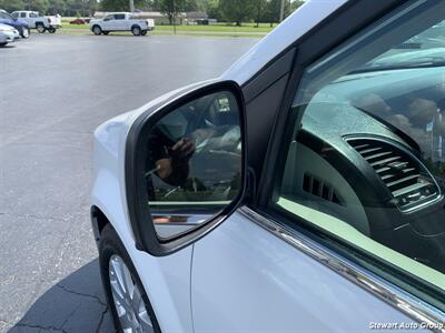 2014 Chrysler Town & Country Touring   - Photo 7 - Pataskala, OH 43062