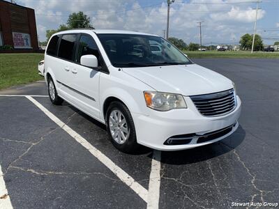 2014 Chrysler Town & Country Touring   - Photo 3 - Pataskala, OH 43062