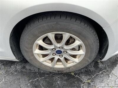 2017 Ford Fusion S - Photo 4 - Pataskala, OH 43062