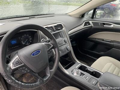 2017 Ford Fusion S - Photo 6 - Pataskala, OH 43062