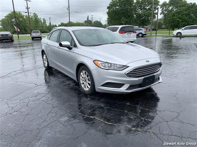 2017 Ford Fusion S - Photo 2 - Pataskala, OH 43062