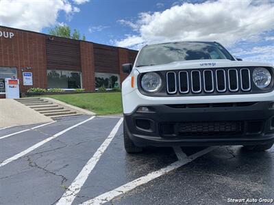 2018 Jeep Renegade Sport - Photo 4 - Pataskala, OH 43062