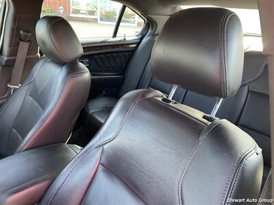 2018 Ford Taurus Limited   - Photo 18 - Pataskala, OH 43062