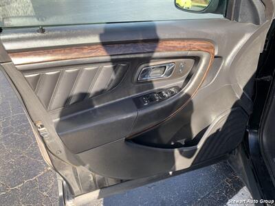 2018 Ford Taurus Limited   - Photo 16 - Pataskala, OH 43062