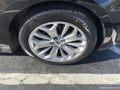 2018 Ford Taurus Limited   - Photo 9 - Pataskala, OH 43062