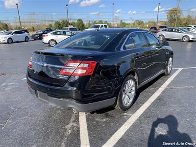 2018 Ford Taurus Limited   - Photo 11 - Pataskala, OH 43062