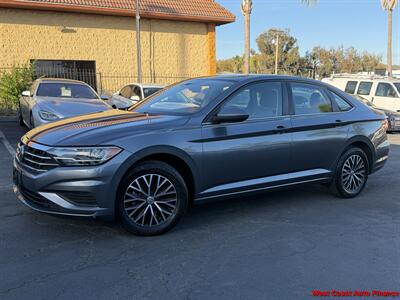 2021 Volkswagen Jetta SE   - Photo 2 - San Marcos, CA 92078